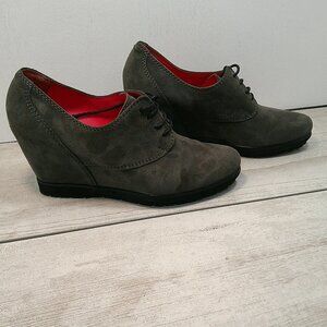 Pas de Roudge Victorian Wedge Bootie Lace up Oxford Gray Suede Size 7 |  37